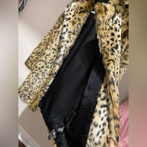 Brand New with tag, Unworn, ARITZIA Tatula Beckledge Leopard Coat (faux fur) XXS - Picture 4 of 8